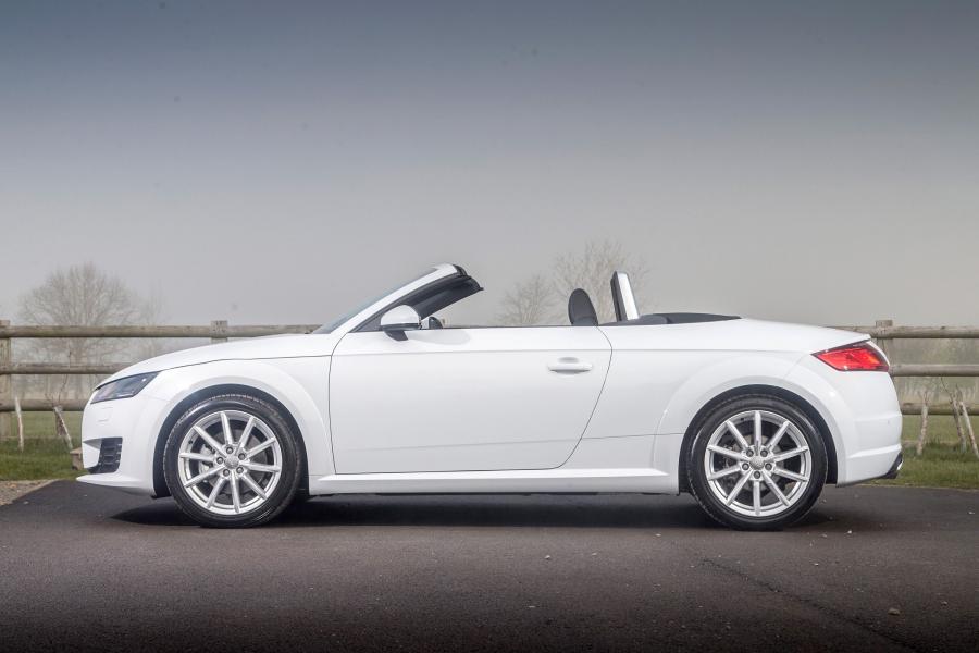  Audi TT Roadster 1.8 TFSI (8S) 2016 года  (UK) (фото 6 из 10)